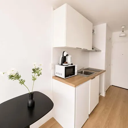 Cosy Avec Terrasse Metro Pereire 2p Apartman *
