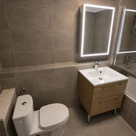 Cosy Avec Terrasse Metro Pereire 2p Apartman *